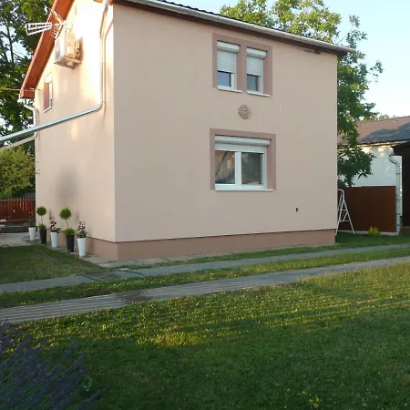 Holiday home Levendula Vendeghaz Hajdunanas