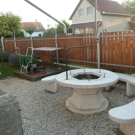 Levendula Vendeghaz Holiday home Hajdunanas
